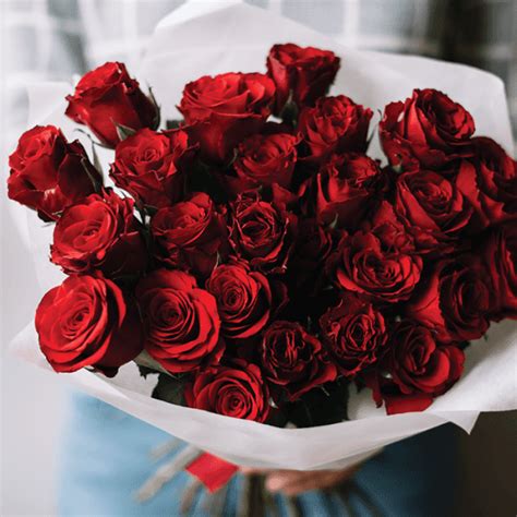 25 Luxury Red Roses Bouquet | Online Bouquet Delivery | June Flowers