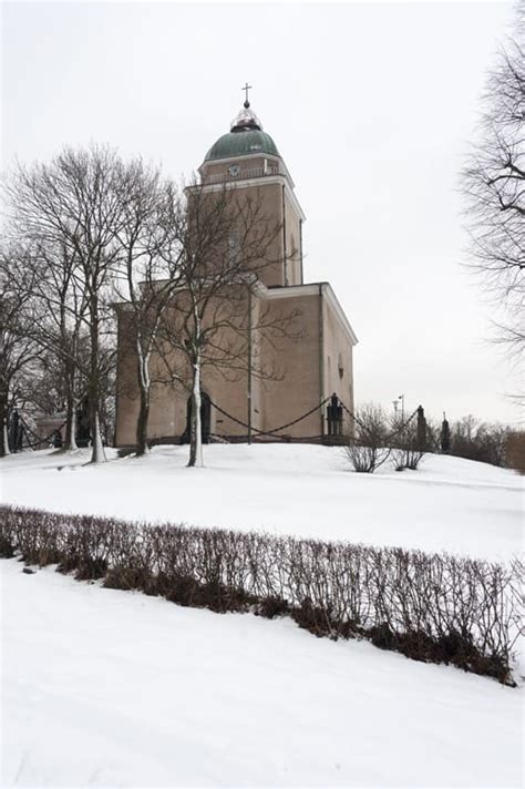 Two Seasons in Suomenlinna - The Crowded Planet