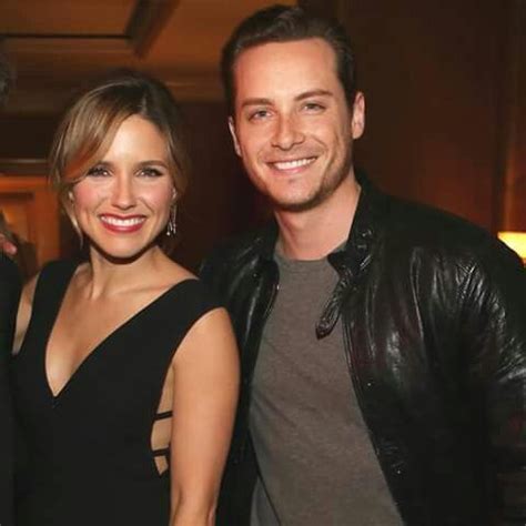 Pin on Erin Lindsay & Jay Halstead (Chicago P.D.)