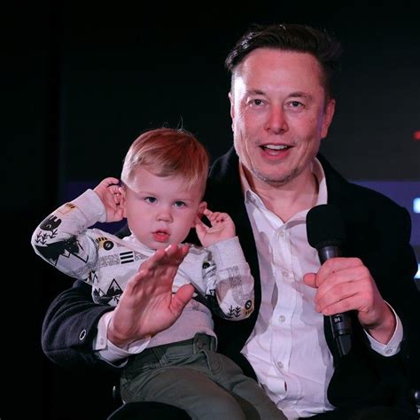 Elon Musk's Complicated Family Tree — E! News | Elon musk sons, Celebrity selfies, Elon