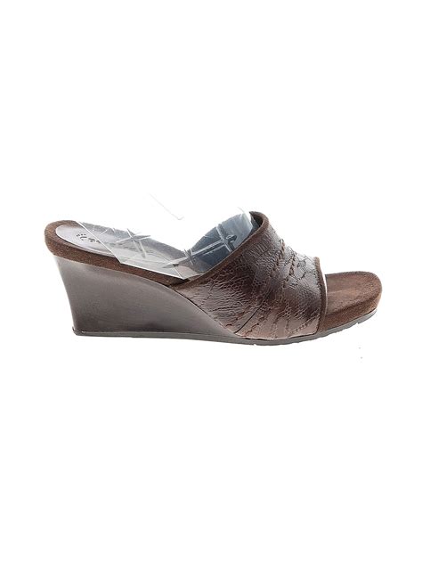 Bare Traps Solid Brown Wedges Size 7 - 54% off | thredUP