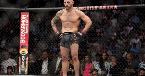 Alexander Volkanovski vs. Islam Makhachev Fight 'Close' For UFC 284 ...