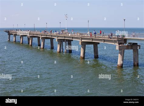 Chesapeake bay bridge tunnel fishing hi-res stock photography and images - Alamy