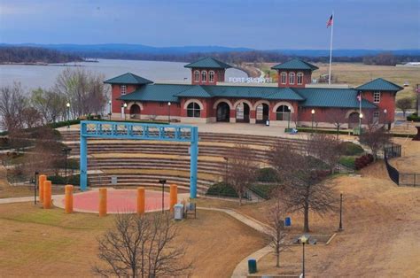 Riverfront Park In Arkansas: Harry E. Kelley Park In Fort Smith