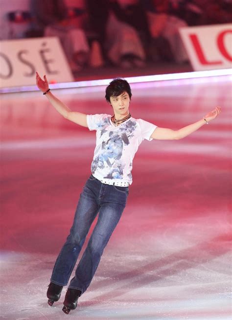 IN PHOTOS: Yuzuru Hanyu in ice show