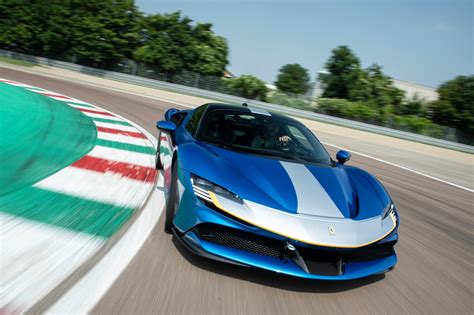 Ferrari SF90 Stradale "Assetto Fiorano" : notre essai en vidéo