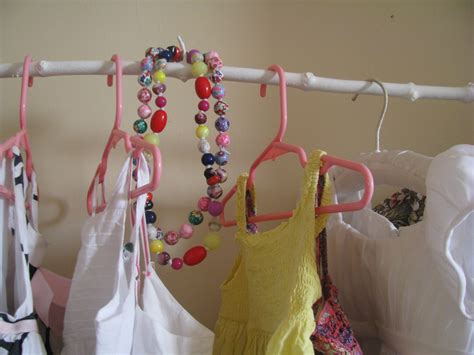 whimsy: DIY clothes hanger