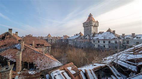 Abandoned castle [1920x1080] : r/wallpaper