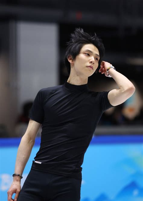 Yuzuru Hanyu @ Olympics 2022 - practice An ...