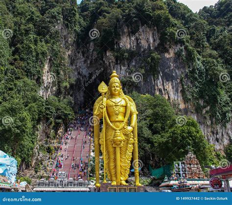 Lord Murugan Statue in Batu Caves, Kuala Lumpur Editorial Photography ...