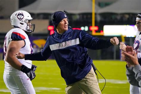 What can UConn expect from football independence?