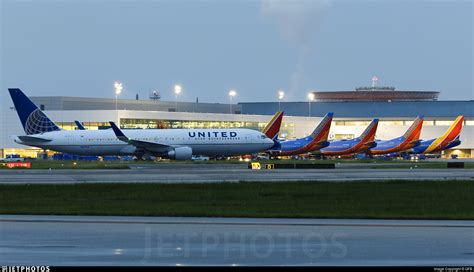 KHOU | Airport | Ramp | GFB | JetPhotos