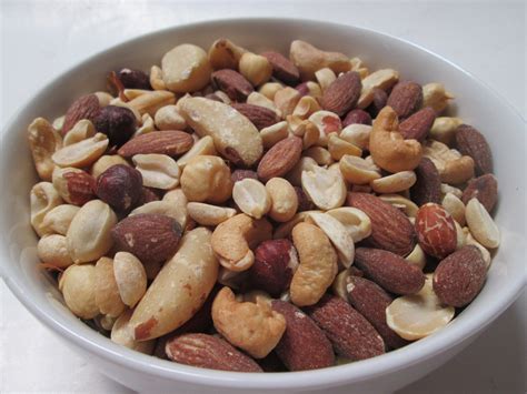 Deluxe Mixed Nuts- Roasted Only(No Peanuts), 25 lbs/bag — GREEN BULK