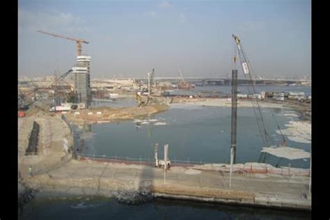 Collapse of sea wall causes Dubai site to flood | News | Building