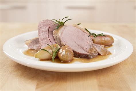 Roast leg of lamb with gravy - FreshMAG IE