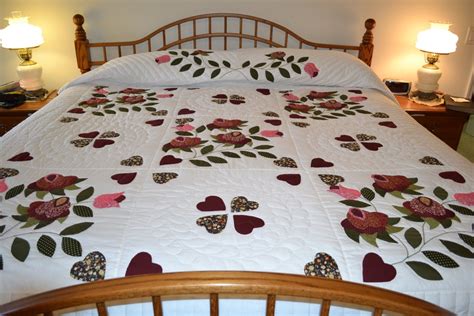 Amish Handmade Quilted Country Rose Garden Quilt Lg Qn or King