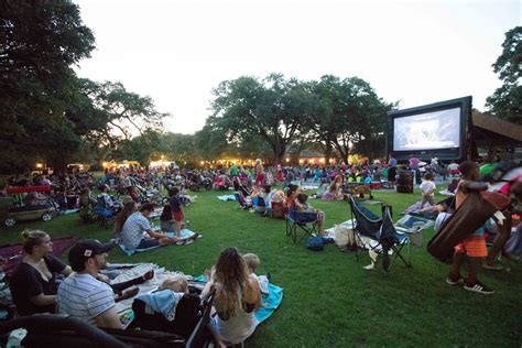 Audubon Zoo Hosts Dinner and a ZOOvie Series