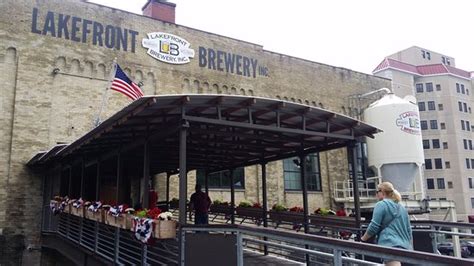 Lakefront Brewery Beer Hall, Milwaukee - Fotos, Número de Teléfono y Restaurante Opiniones ...