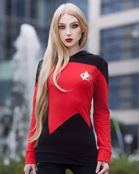 I visited Starfleet Academy today ^^ Hoodie: @pixelstrix | Star trek cosplay, Star trek fashion ...