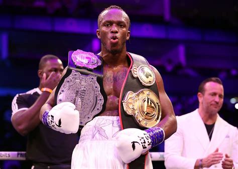 What is KSI's professional boxing record?