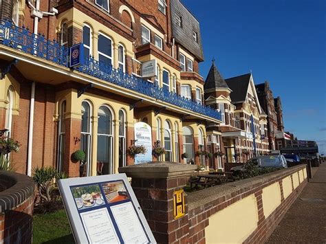 PALM COURT HOTEL (AU$118): 2021 Prices & Reviews (Great Yarmouth, Norfolk) - Photos of Hotel ...