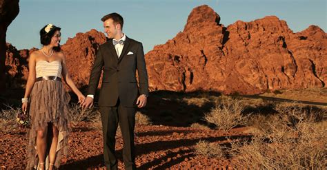 12 Tips for a Valley of Fire Wedding in Las Vegas - Bacon is Magic