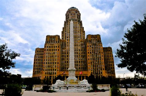 File:Buffalo City Hall and Monument.jpg - Wikimedia Commons