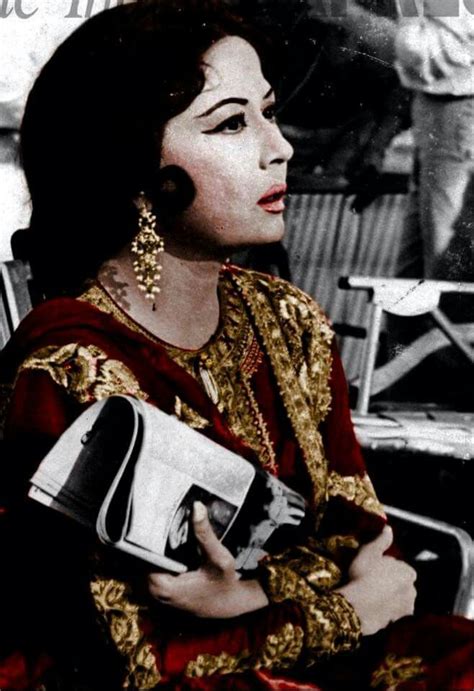 Meena Kumari - On the Sets of Pakeezah 1970