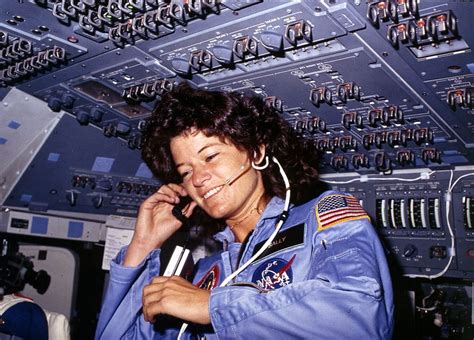 space shuttle challenger Archives - Universe Today