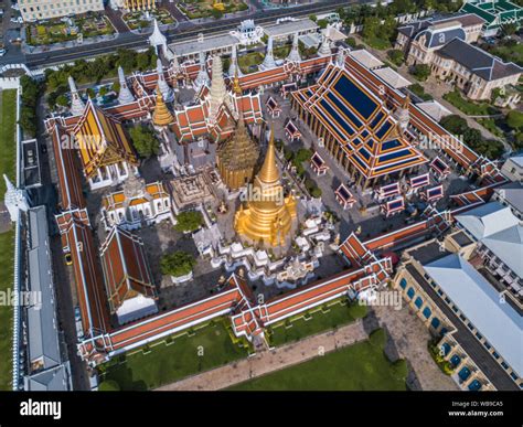 Temples from above, Grand Palace, Wat Pho, Wat Arun, in Bangkok in thailand Stock Photo - Alamy