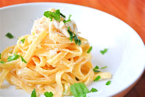 crab fettuccine alfredo