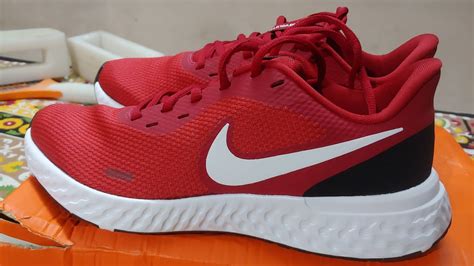 Nike Revolution 5 RED Unboxing & Review. - YouTube