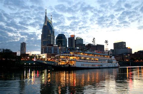 12 BEST Tours in Nashville • From Sightseeing to Day Trips