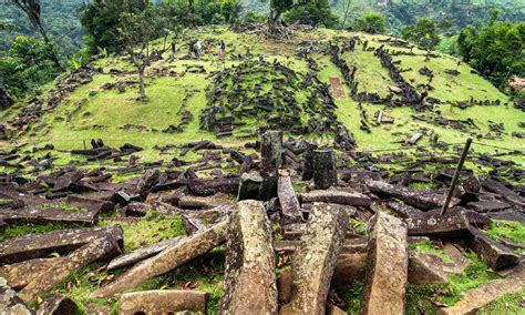 4 Mitos Situs Gunung Padang yang Belum Terpecahkan