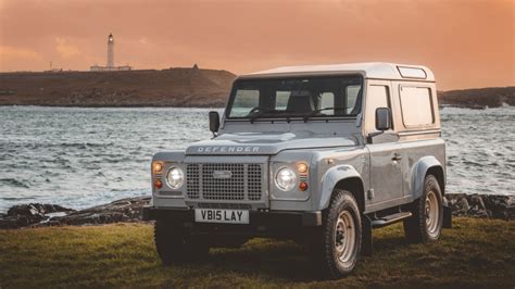 Land Rover Classic Defender Works V8 Islay Edition revealed, celebrates Wilks and whiskey - Autoblog