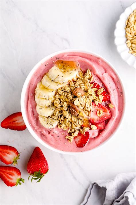 Strawberry Smoothie Bowl - Darn Good Veggies