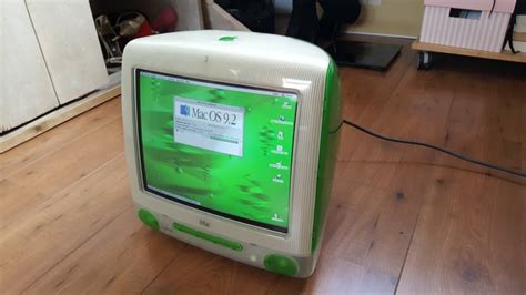 Apple iMac G3 PowerMac model M5521 (Lime Green), from 1999 - 400 Mhz G3, 64MB RAM, 10GB, 15 ...