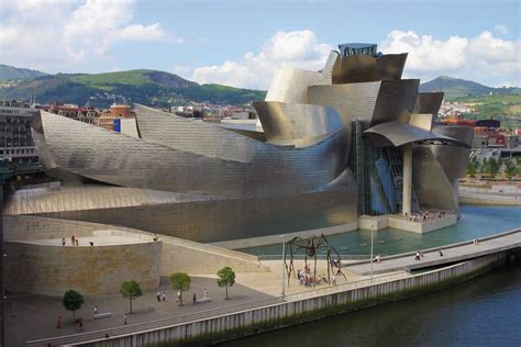 Frank Gehry | Biography, Architecture, Buildings, Guggenheim Museum Bilbao, Pritzker Pavilion ...