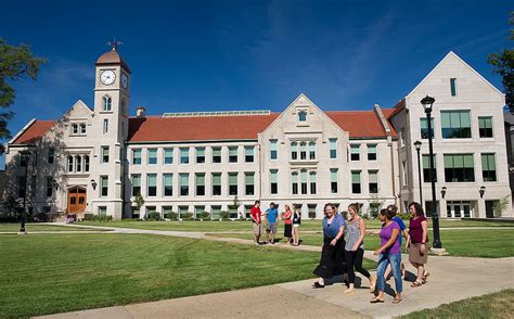 Bradley University Packing & Move-In Checklist - Campus Arrival