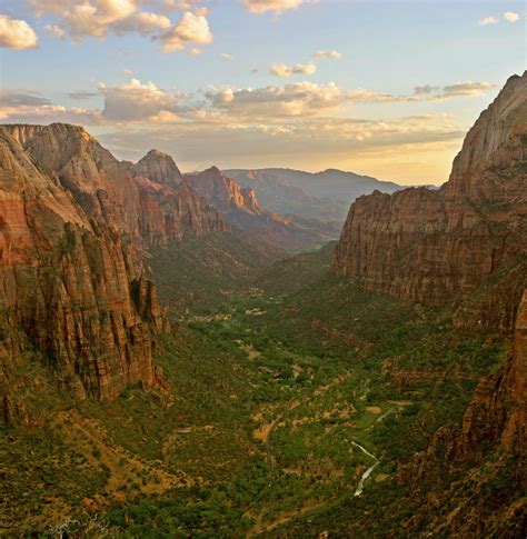 File:Zion angels landing view.jpg - Wikipedia