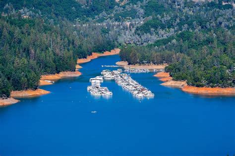 Visit Holiday Harbor: One of Shasta Lake's Best Marinas