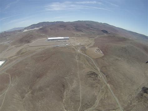 Tesla Gigafactory update with new aerial shots [Gallery: June 2016 ...