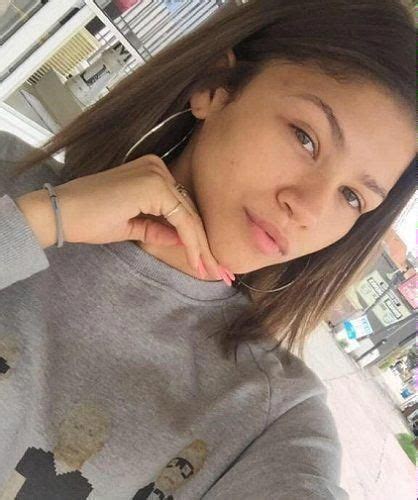 Top 16 Pictures of Zendaya Without Makeup!