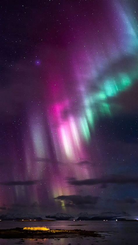 Northern Lights iPhone Wallpaper | Aureola boreal, Auroras boreales ...