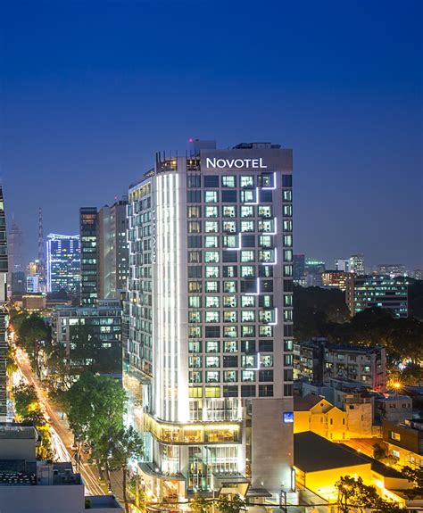 Chủ khách sạn Novotel Saigon Centre lỗ 370 tỷ đồng nửa đầu năm