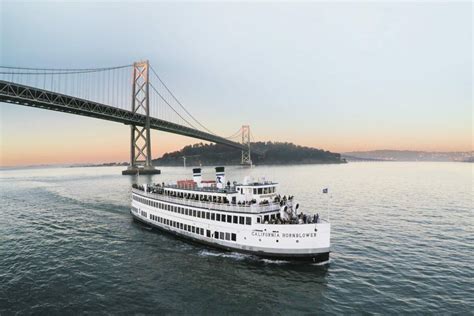 7 San Francisco Boat Tours: Dinner Cruises, Ferry Rides, Sailing, & More – Devour Tours