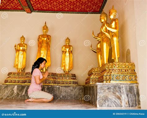 Worship Buddha At Pagoda Wat Yai Chai Mong Kon Ayutthaya Stock Image ...