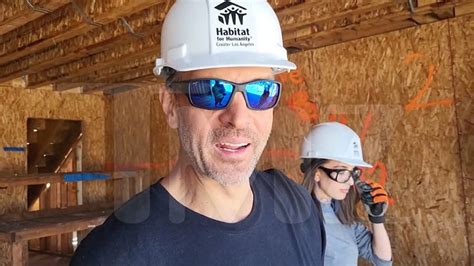 Mauricio Umansky Building South L.A. Homes with Habitat For Humanity