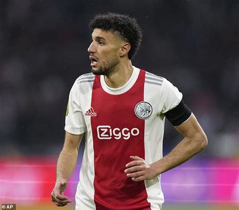 Erik Ten Hag is set to bring another of his former Ajax players to Man United - but who is ...