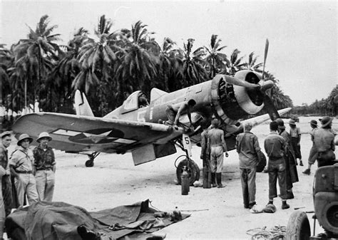 Asisbiz Vought F4U-1A Corsair VF-17 White 5 Tom TK Killefer 17656 maintenance Nissan Island ...